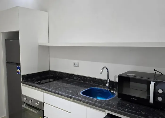 Modern With Pool And Private Access *